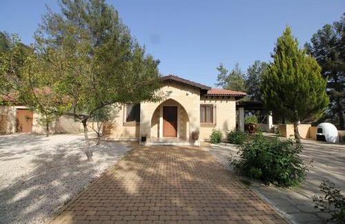Agios Mamas Villa | House of Roses