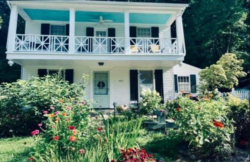 Dickeyville Villa | House on the Gwynns Falls