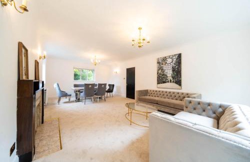 Harrow House | House on the Hill