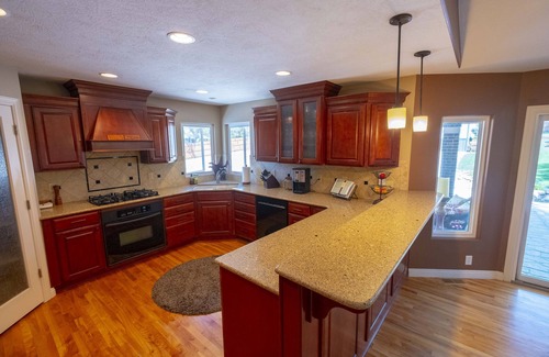Omaha House | House on the Hill Great for Families