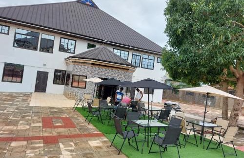 Sunyani Hotel | House One Hotel