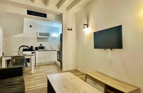 Carcassonne House | House-Private Bathroom