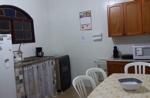 Rio das Ostras House | House, RO center, 2Bedroom with air conditioning, 1suite, 2BH, garage, Wifi, barbecue.