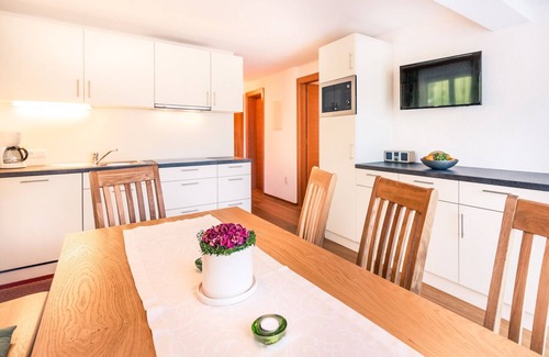 Schroecken Apartment | House Rothorn, Apartment Höfer for 8 people with its own sun terrace