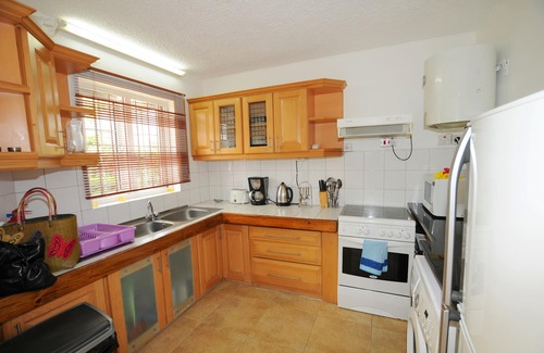 Bain Boeuf House | house situated within a nice complex, swimming pool,50m from beach,NETFLIX