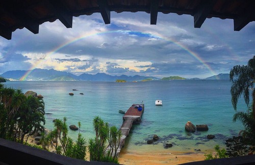 Japuiba House | House standing on the sand with spectacular view