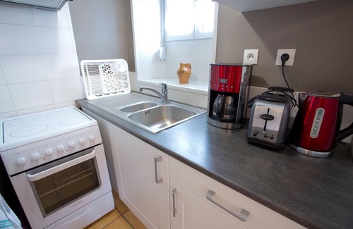 Comblanchien House | House-Traditional-Ensuite-Countryside view