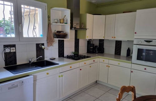 Estanove House | House very pleasant, light and calm city and sea. A haven of peace!