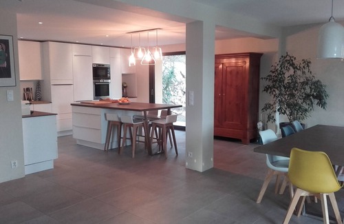 Bouc-Bel-Air House | House/Villa - Bouc bel air, 5 bedrooms, 2000 sq meters garden with a swiming pool and a very nice view on montain.