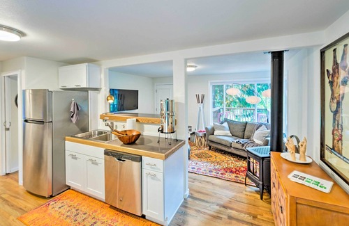 Clinton Cottage | House w/Deck on Whidbey Island, 1 Mi from Shore!