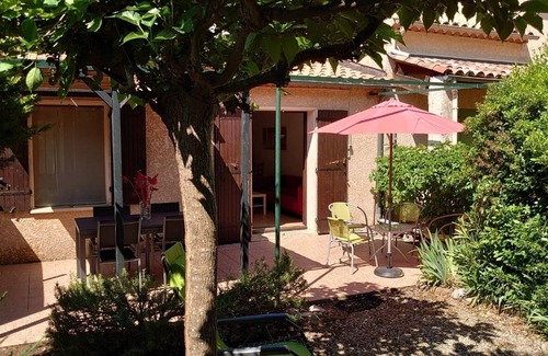 Les Salles-sur-Verdon House | House with garden 300 m from Lake Sainte-Croix
