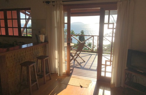 Veloso House | House with 2 suites with wonderful sea view at 80 mt. from Curral beach.