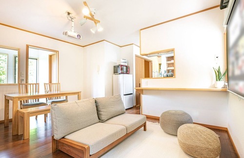 Shimotaga House | House with a large terrace and a natural hot spring rock bath/Atami Shizuoka
