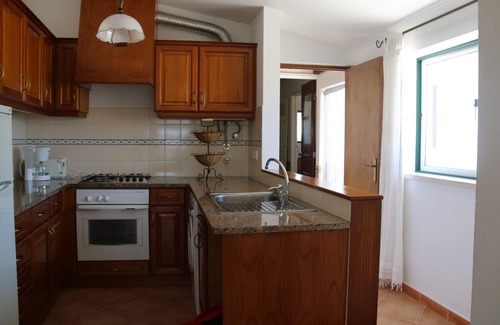 Casal do Pardo Cottage | House with ample surrounding space and care