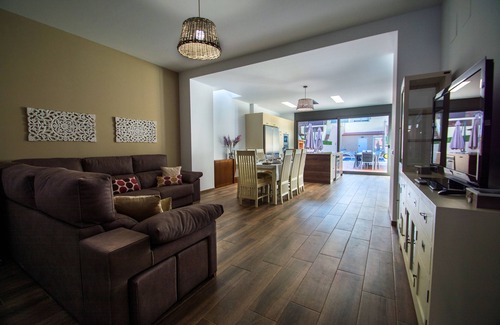 Calella House | House with central pool, barbecue, wifi, a.a. and 300m from the beach.