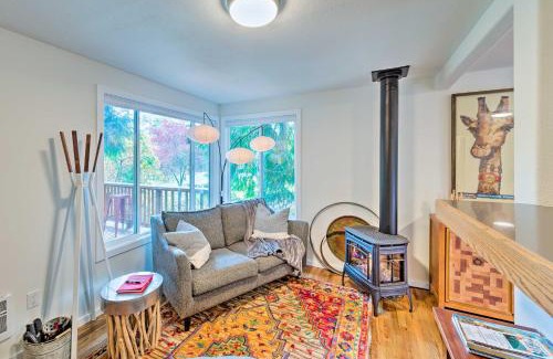 Clinton House | House with Deck on Whidbey Island, 1 Mi from Shore!