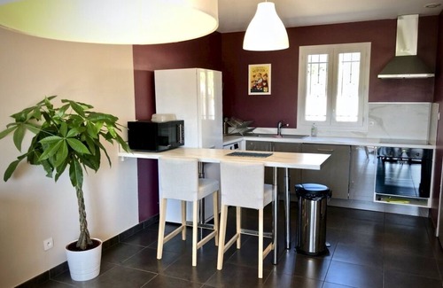Esparron-de-Verdon House | House with magnificent view of the Provençal hills, surrounded by three lakes