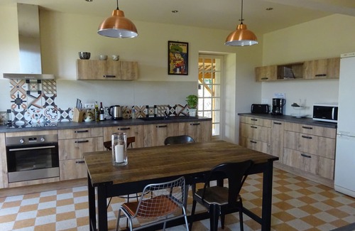Saint Michel d'Euzet House | House with garden, sleeps 4, in the heart of the vineyards, near the Cèze river.