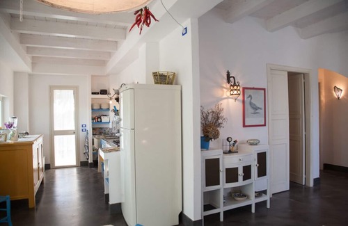 Caucana-finaiti-casuzze-finaiti Nord Villa | House with garden