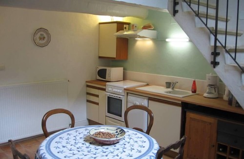 Montfavet Apartment | House with garden