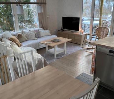Molndal Municipality House | House with green garden, Göteborg, 6 beds