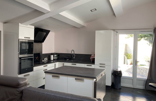 Royan House | House with heated pool 900 m from the sea and town center