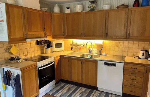 Brokind House | House with hot tub sauna 300 meters to lake Boat included