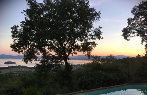 Tuoro sul Trasimeno Villa | House with garden and panoramic view over Lake Trasimeno