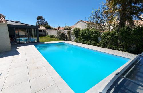 Chateau-d'Olonne House | House with pool near the sea