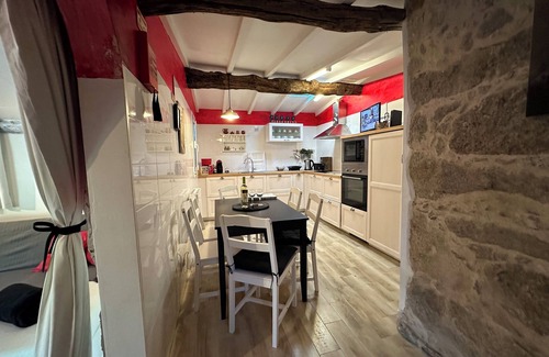 Freixieiro de Soutelo Villa | House with private heated pool, jacuzi, near beaches
