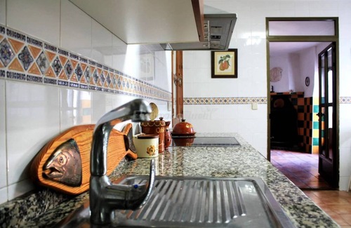 Hoya-Gonzalo Cottage | House with private patio for 17