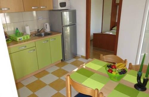 Brist House | House With Private Garden With Grill And Sea Views, Near the Beach