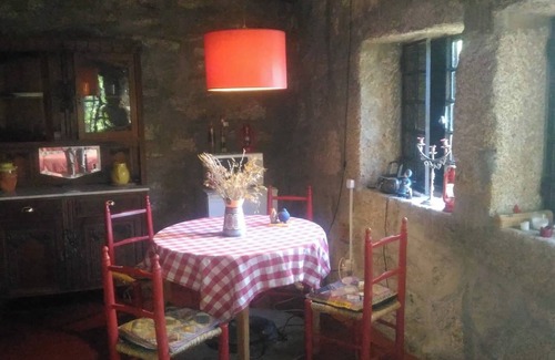 Covilha House | HOUSE WITH PRIVATE NATURAL POOLnPET FRIENDLYn7 KM COVILHÃ n3 KM PENHAS SAUDE