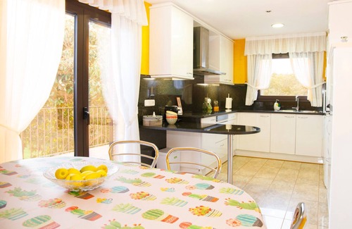 Llampaies House | House with private pool, isolated and very quiet at the end of town.