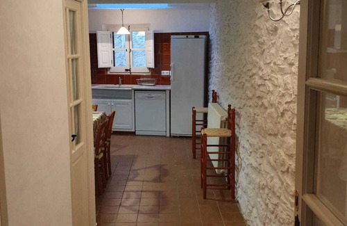 Peratallada House | House with space, lots of light and charm