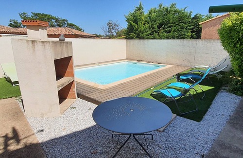 Nizas House | House with swimming pool thirty kilometers from the beach.