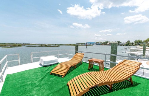 St. Augustine Boat Rental | Houseboat ∙ 1 bedroom ∙ 8 guests