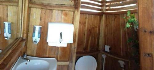 Labuan Bajo Boat Rental | Houseboat ∙ 1 bedroom ∙ 6 guests