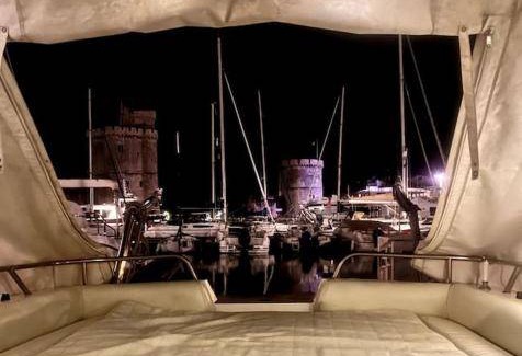 La Rochelle City Centre Boat Rental | Houseboat ∙ 1 bedroom ∙ 2 guests