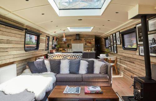 Paddington Boat Rental | Houseboat ∙ 1 bedroom ∙ 4 guests