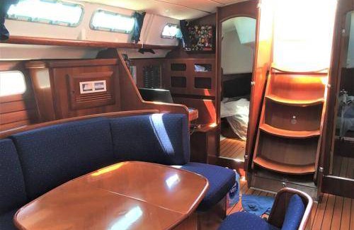 Fiumicino Boat Rental | Houseboat ∙ 1 bedroom ∙ 6 guests