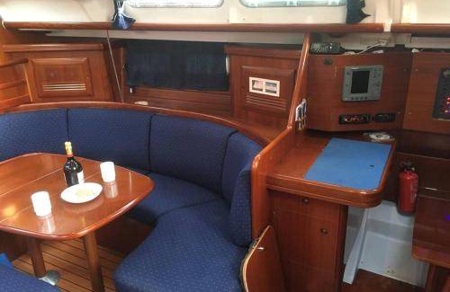Fiumicino Boat Rental | Houseboat ∙ 1 bedroom ∙ 6 guests