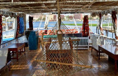 Luxor Boat Rental | Houseboat ∙ 1 bedroom ∙ 10 guests