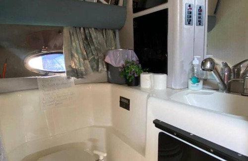 Poblats Maritims Boat Rental | Houseboat ∙ 1 bedroom ∙ 4 guests