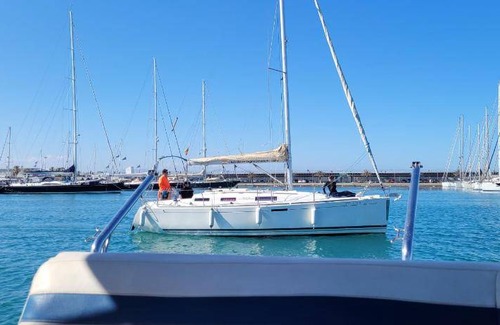Poblats Maritims Boat Rental | Houseboat ∙ 1 bedroom ∙ 4 guests