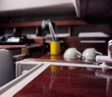 Lisbon Boat Rental | Houseboat ∙ 1 bedroom ∙ 2 guests