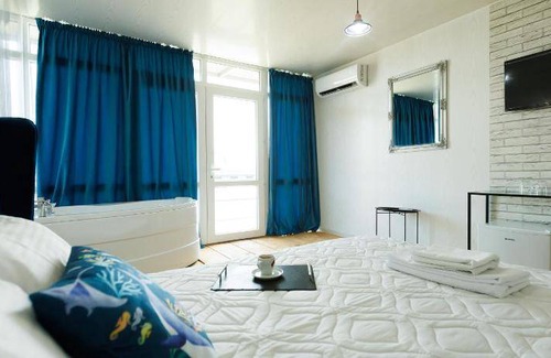 Galati Boat Rental | Houseboat ∙ 1 bedroom ∙ 2 guests