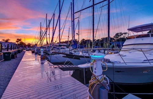 Merritt Island Boat Rental | Houseboat ∙ 1 bedroom ∙ 4 guests