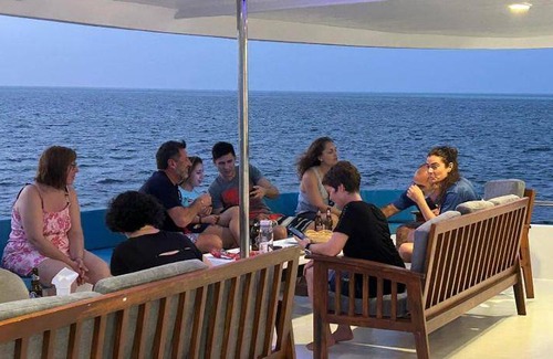 Hulhumale Boat Rental | Houseboat ∙ 10 bedrooms ∙ 20 guests