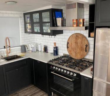 Goolwa Boat Rental | Houseboat ∙ 2 bedrooms ∙ 4 guests